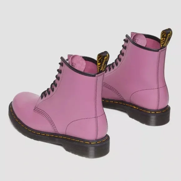 NWT 1460 8 EYE DR. MARTENS MUTED PURPLE SMOOTH LEATHER BOOTS 9